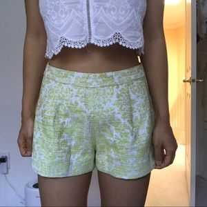 Ochirly highwaist green and white patterned shorts
